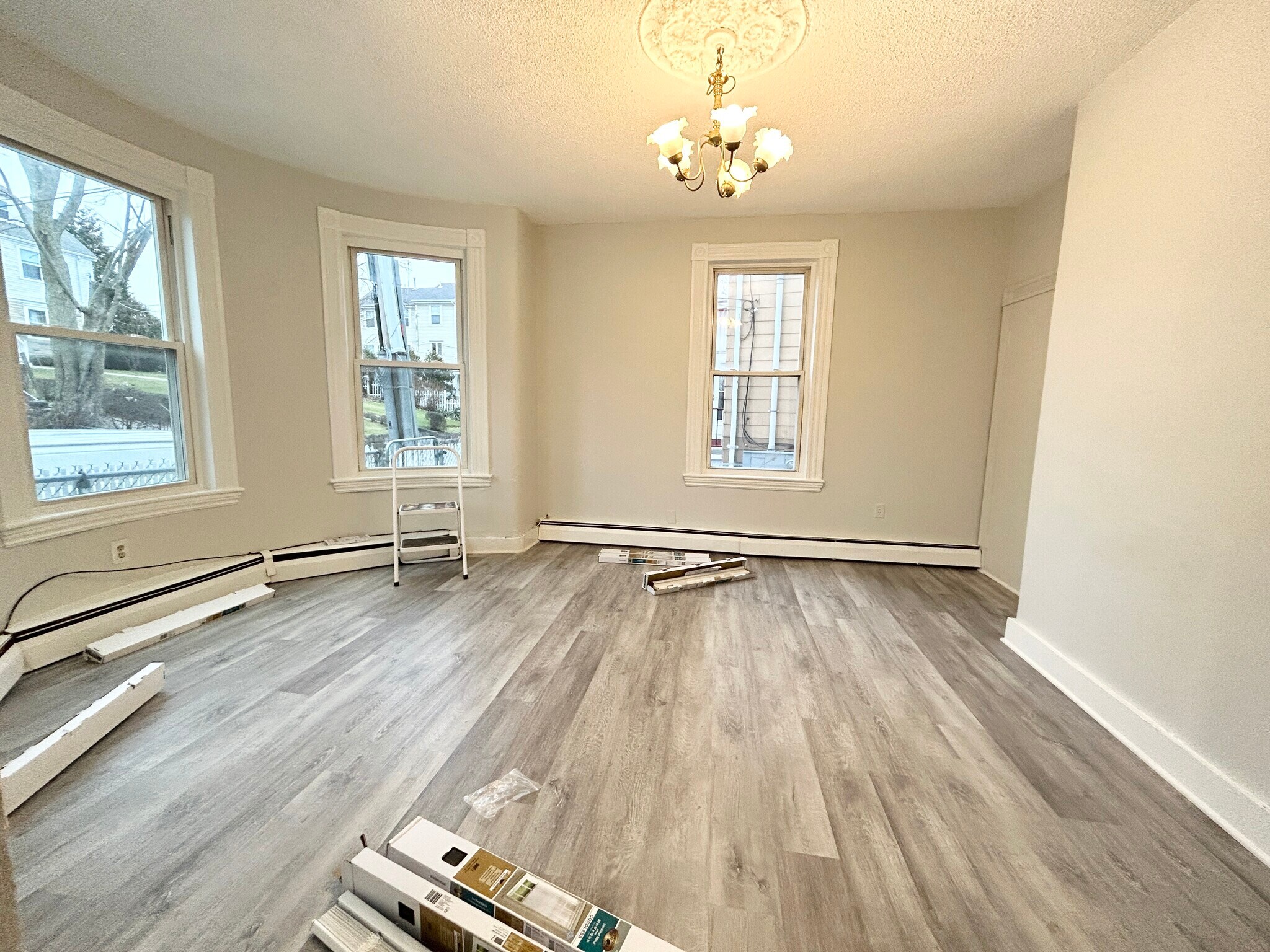 Building Photo - 8 Oakland St