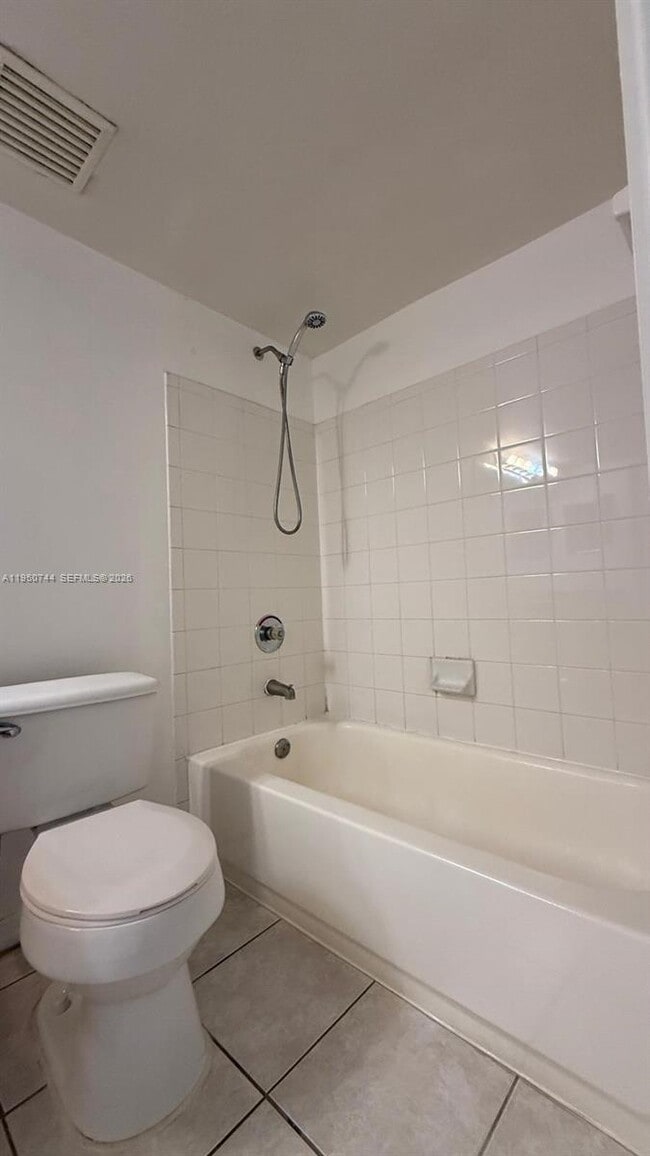 Building Photo - 2494 Centergate Dr