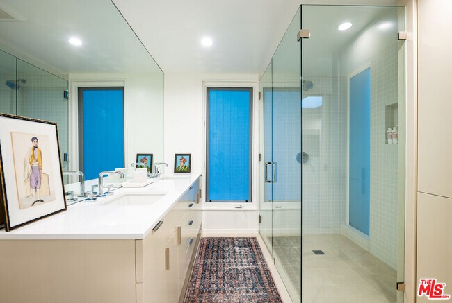 Building Photo - 1121 Loma Vista Dr