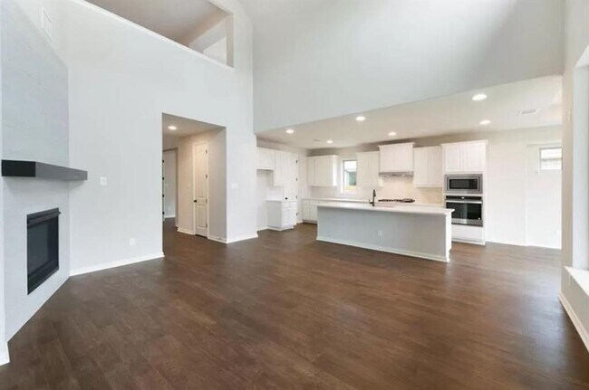 Building Photo - 3457 Francisco Way