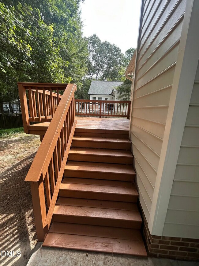 Building Photo - Ranch w/ 1 Car Garage