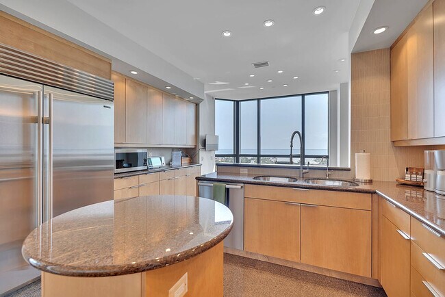 Building Photo - 1281 Gulf of Mexico Dr