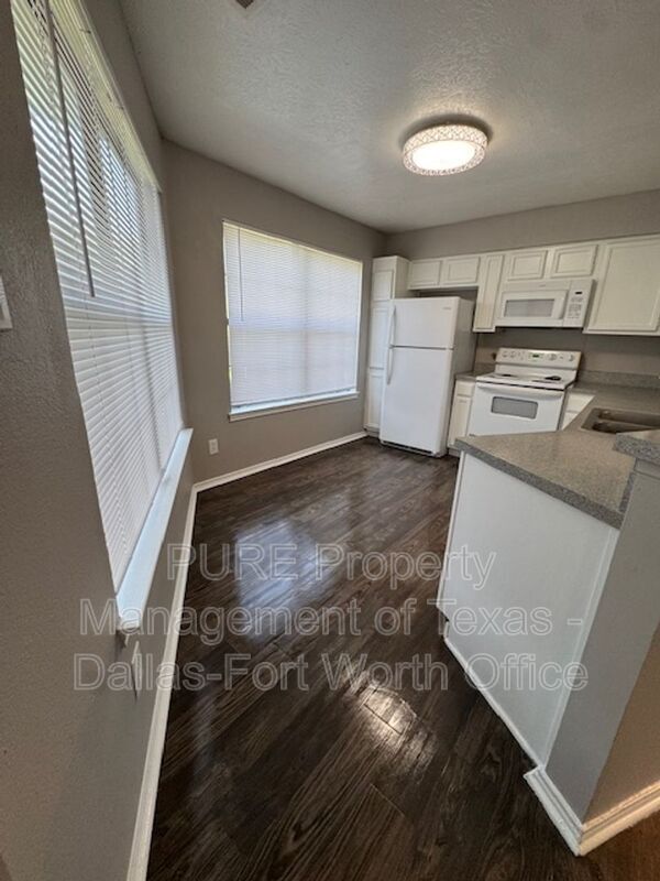 Building Photo - 806/104 Castleglen Drive