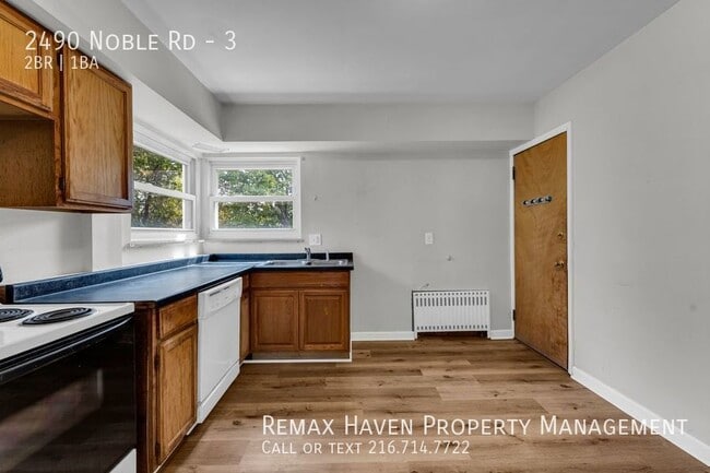 Building Photo - 2490 Noble Rd., Cleveland Hts - Apt #3 - 2...