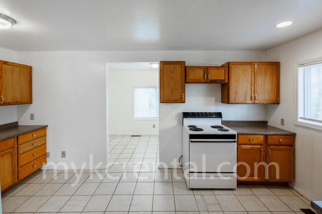 Building Photo - 3026 S 33rd St