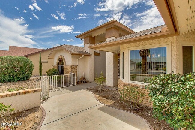 Building Photo - 13820 W Oak Glen Dr