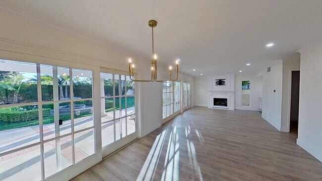 Building Photo - 6232 E Shenandoah Ave