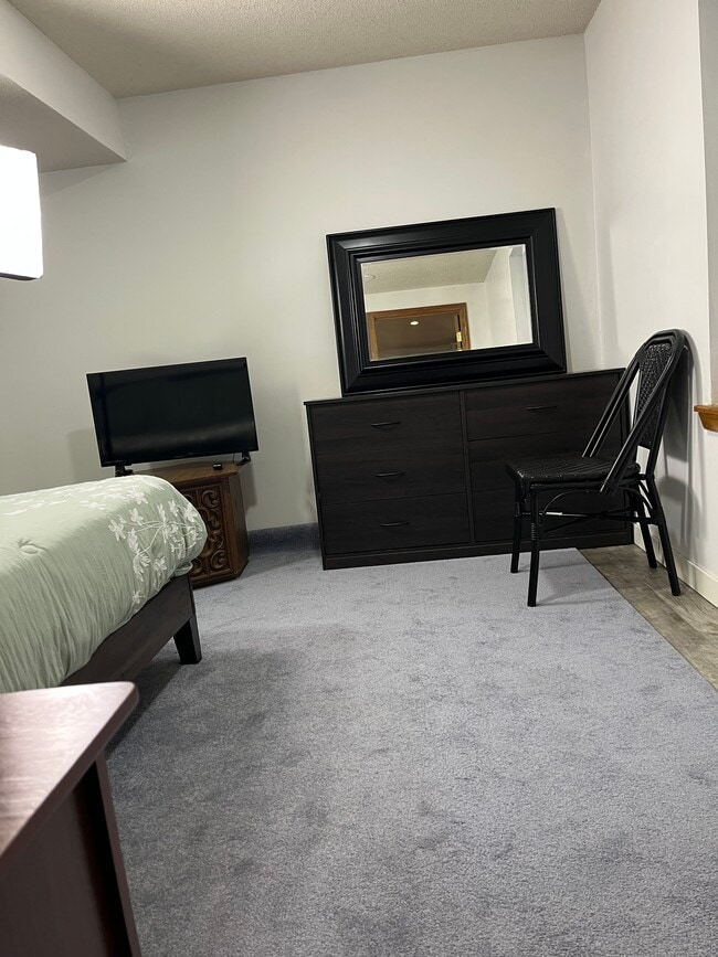 Building Photo - 5652 Ozark Ave N