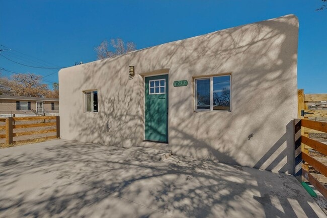 Building Photo - Beautifully Renovated Home for Rent