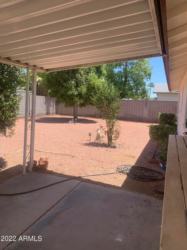 Building Photo - 4132 W Shangri La Rd