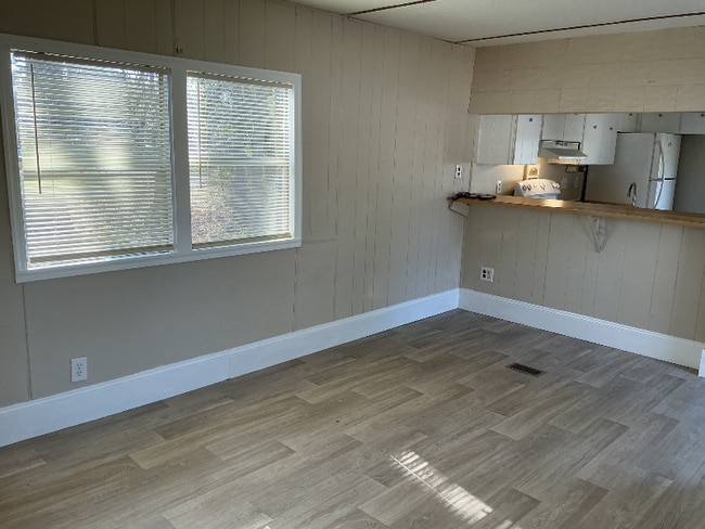 Building Photo - 619 Prosperity Dr