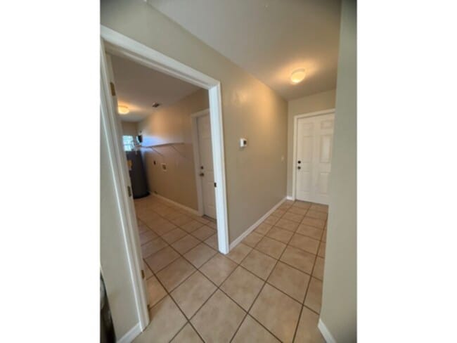 Building Photo - 2-bedroom 2 bath 2 duplex with garage! NOW...