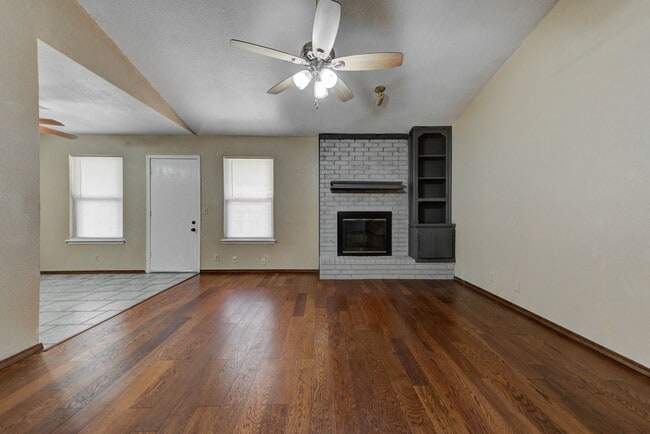Building Photo - 905 Hawks Nest Dr