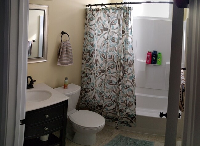 Building Photo - 90 Hickory Hill Rd