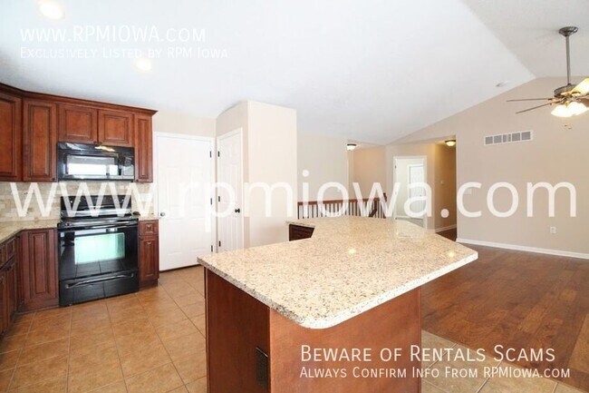 Building Photo - FINISHED BASEMENT!!! 4 Bedroom, 3 Bath Hom...