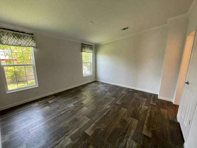 Building Photo - 4300 E Bay Dr