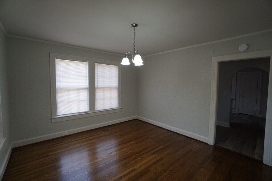 Building Photo - 7223 1st Ave S