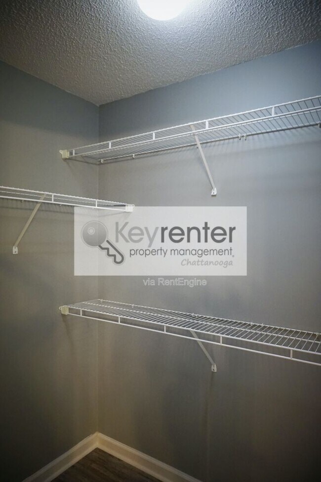 Building Photo - 510 Cloudview Ln