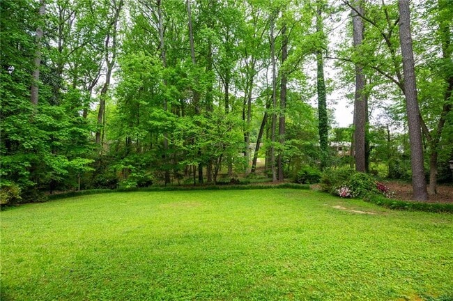 Building Photo - 2852 Talisman Ct NE