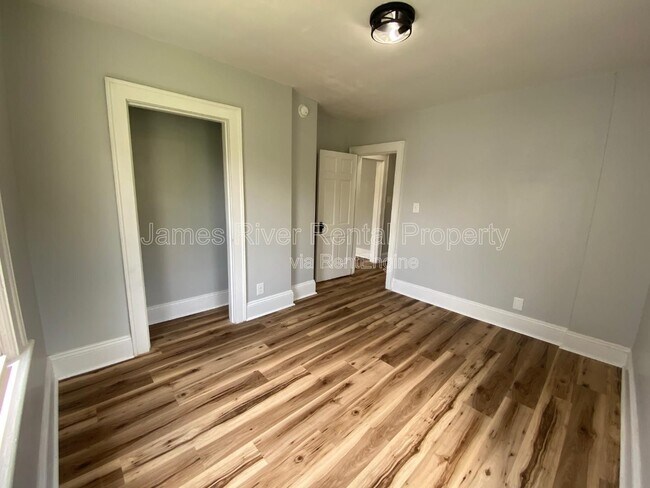 Building Photo - 2020 Rose Ln