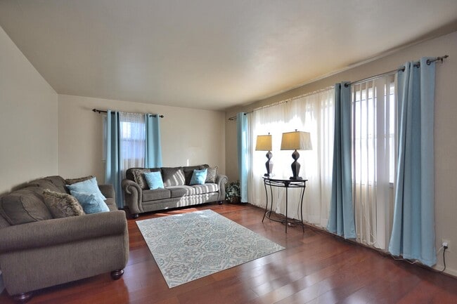 Building Photo - 4021 N 70th St