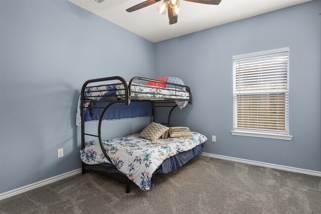 Building Photo - 2518 33rd Ave N