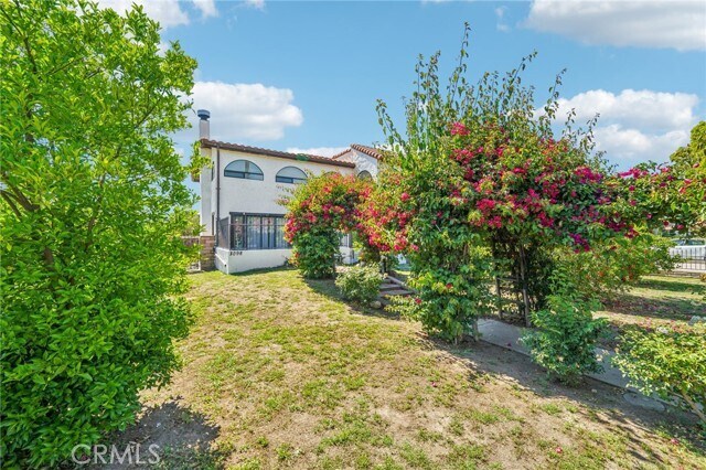 Building Photo - 3098 N Arrowhead Ave