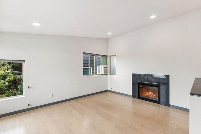 Building Photo - 1540 Sturgus Ave S