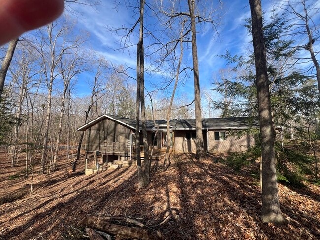 Building Photo - 303 Lake Pointe Dr