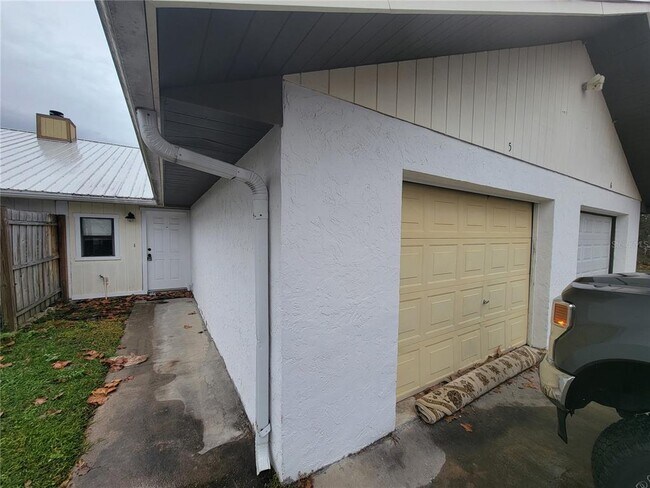 Primary Photo - 2845 SW 20th St