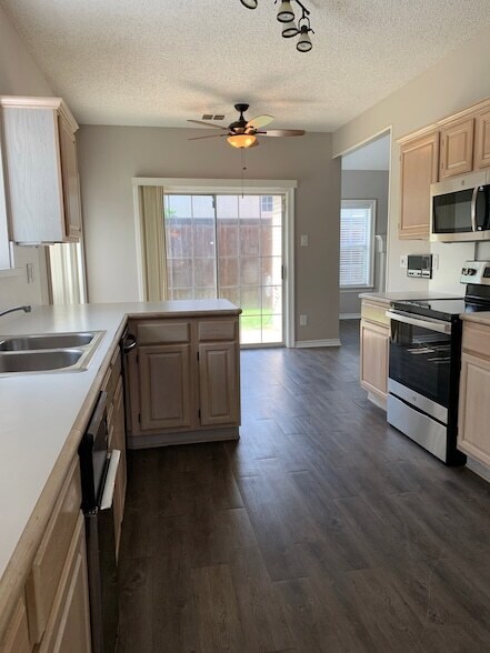 Building Photo - 4308 N Capistrano Dr