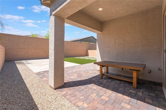 Building Photo - 9117 Sag Vly Ct