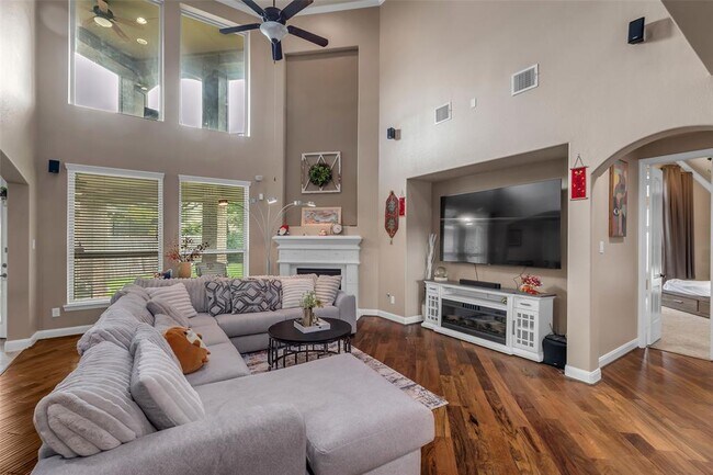 Building Photo - 10314 Radcliff Lake Dr
