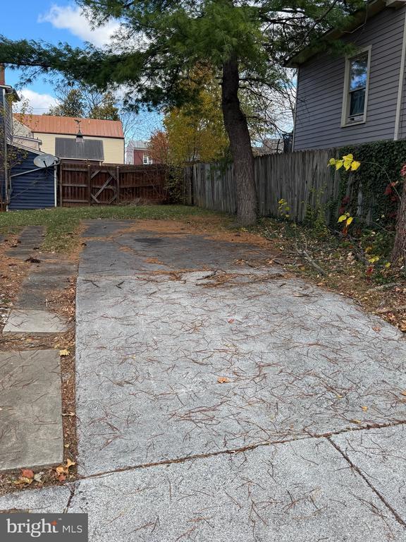 Building Photo - 2 E Germain St