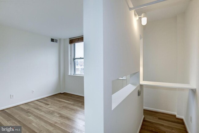 Building Photo - 1133 13th St NW