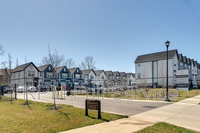 Building Photo - 722 N Dupont Ave