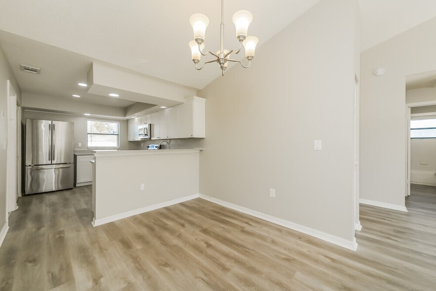 Building Photo - 351 Montgomery Ct