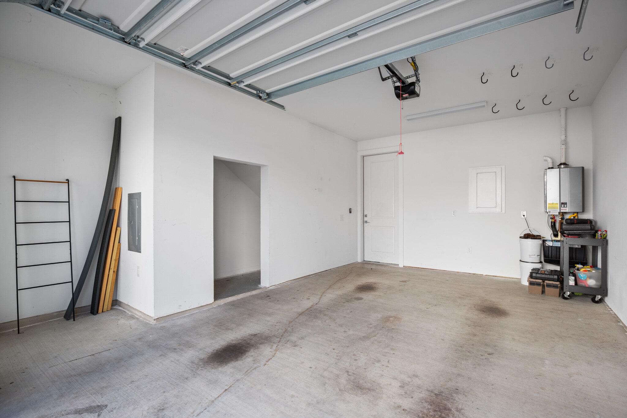 Building Photo - 2624 Metcalfe Rd