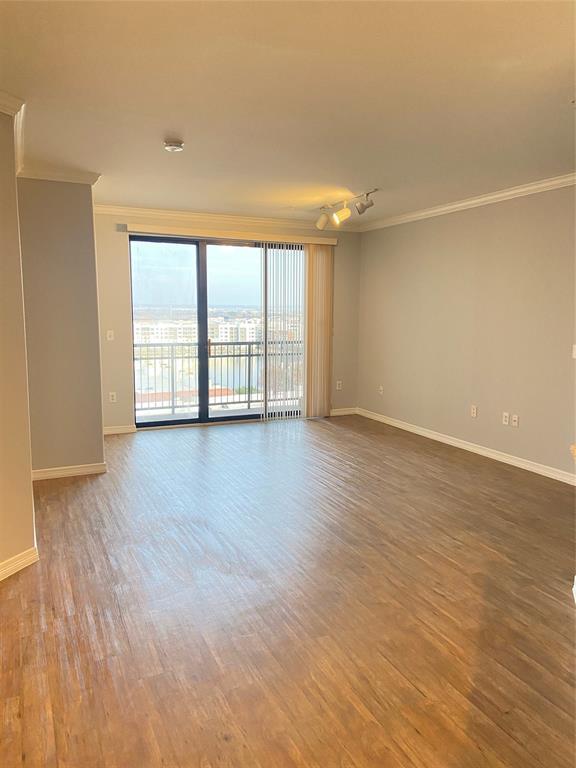 Building Photo - 330 E Las Colinas Blvd