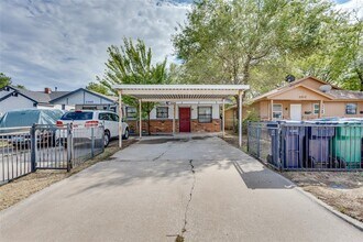 Building Photo - 2210 SW 30th St