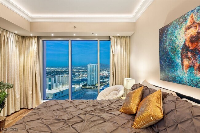 Building Photo - 2700 S Las Vegas Blvd