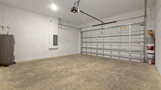 Building Photo - 13639 Begonia Cir