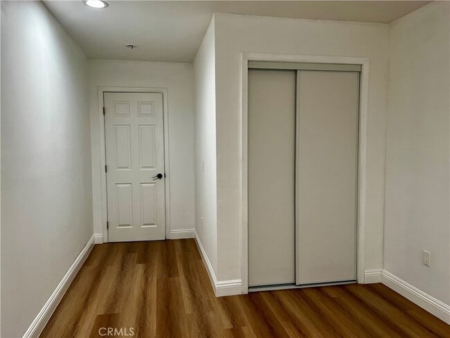 Building Photo - 4921 Persimmon Ave
