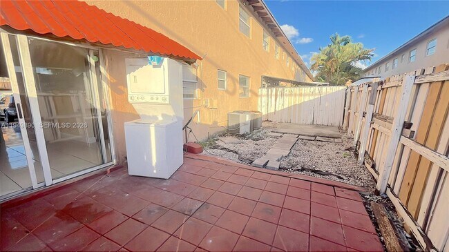 Building Photo - 5461 W 24th Ave