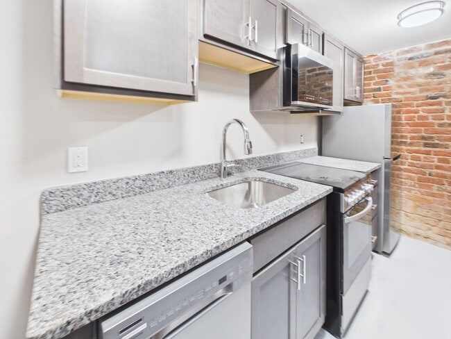 Building Photo - 7 E Franklin St
