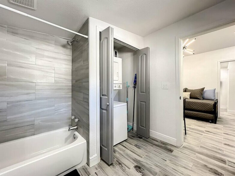 Building Photo - 2008 E Grant Ave