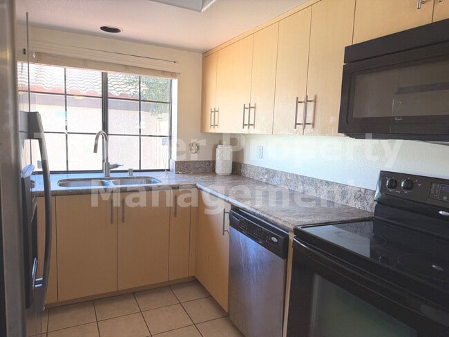 Building Photo - ***Charming 2 bed / 2 bath Townhome in Coastal Carlsbad - Available 04/18***