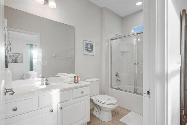 Building Photo - 2689 Calistoga Ave