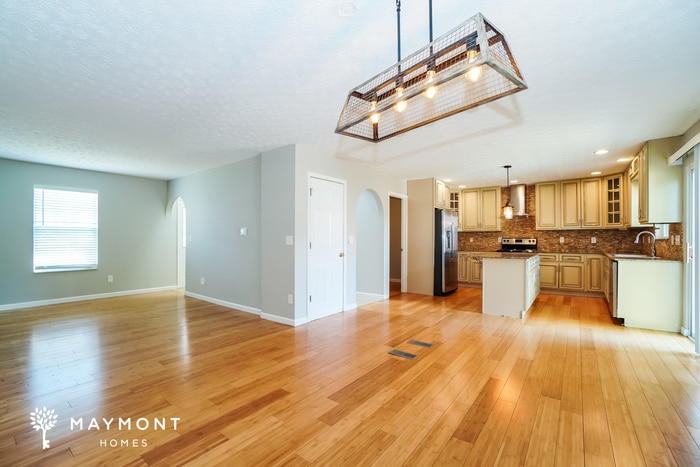 Building Photo - 1335 Telham Ct