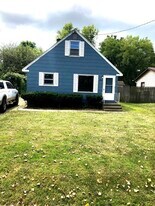Building Photo - 218 W Pineview Dr